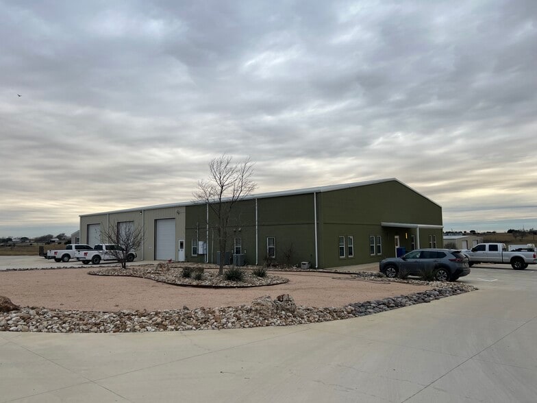 Primary Photo Of 2436 County Road 311, Jarrell Flex For Lease
