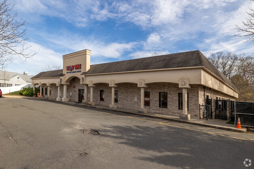Primary Photo Of 1134 Jericho Tpke, Commack Daycare Center For Lease