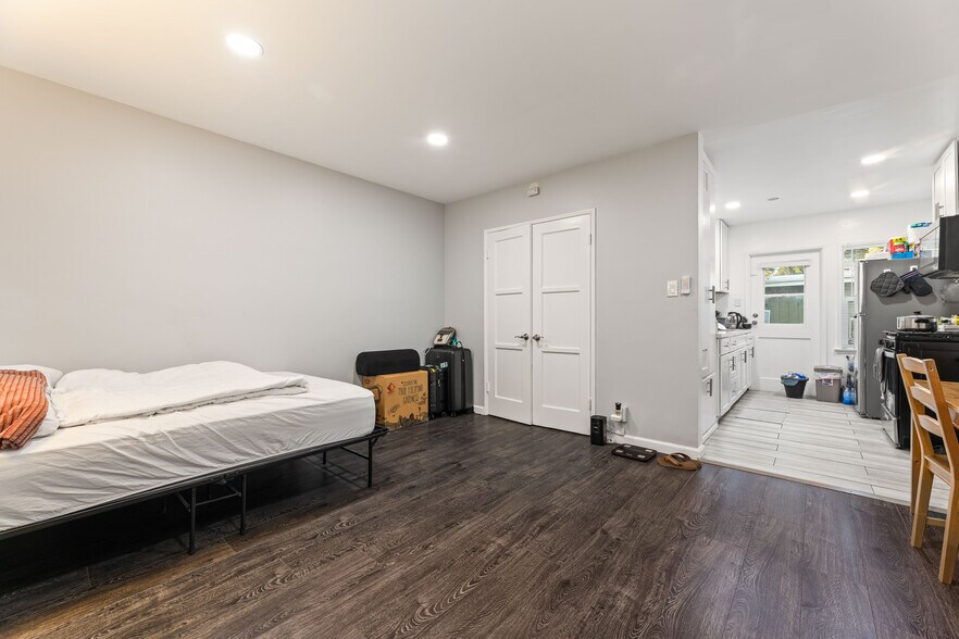 More Photos Of 1717 E Chevy Chase Dr, Glendale Multifamily For Sale