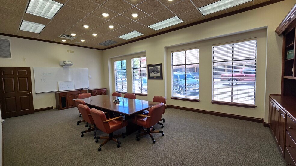 More Photos Of 1 E Central Ave, Temple Office For Sale