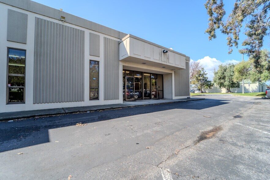 More Photos Of 1296-1306 Reamwood Ave, Sunnyvale Flex For Lease