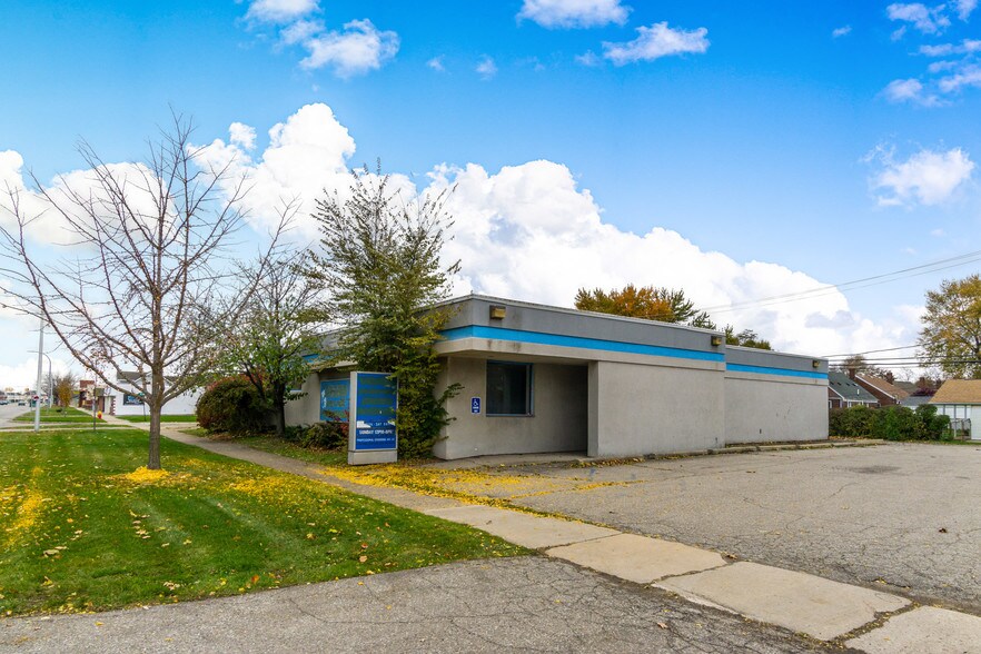 More Photos Of 5410 Allen Rd, Allen Park Medical For Sale
