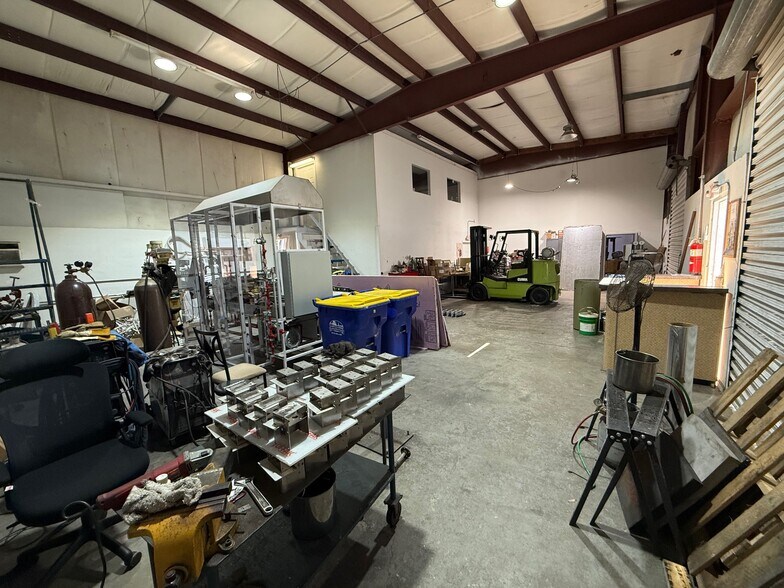 More Photos Of 2532 Hibiscus Dr, Edgewater Warehouse For Sale