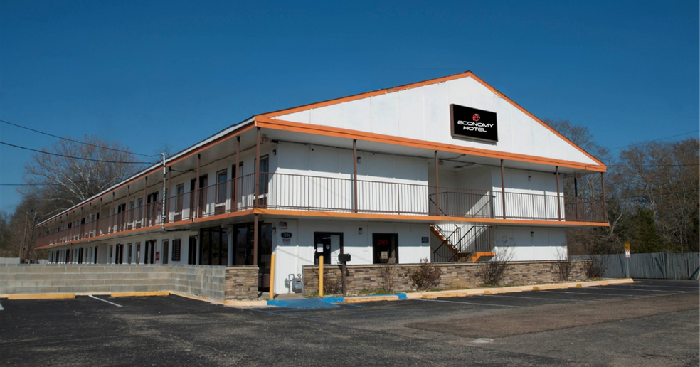 Primary Photo Of 1288 W South Blvd, Montgomery Hotel For Sale