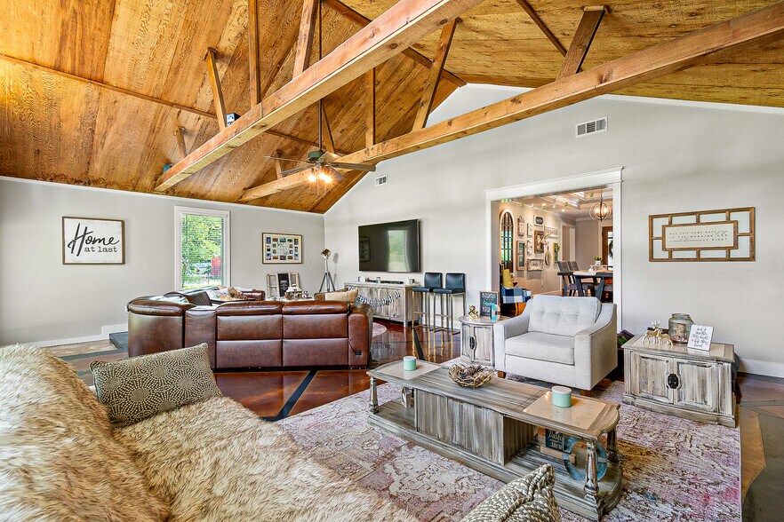 More Photos Of 5110 Treaschwig Rd, Spring Specialty For Sale