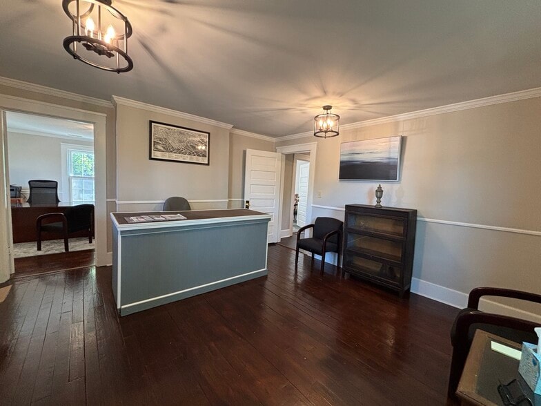 More Photos Of 407 Harvey St, Winston-Salem Office For Lease