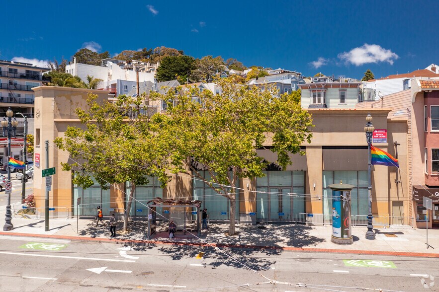 More Photos Of 2390 Market St, San Francisco Storefront For Lease