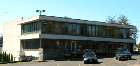 More Photos Of 780 SE Commercial St, Salem Office For Lease