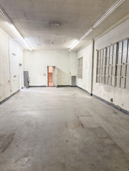 More Photos Of 444 Pine St, Macon-Bibb General Retail For Lease