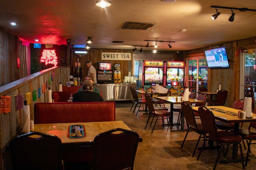 More Photos Of 2769 Nacogdoches Rd, San Antonio General Retail For Sale