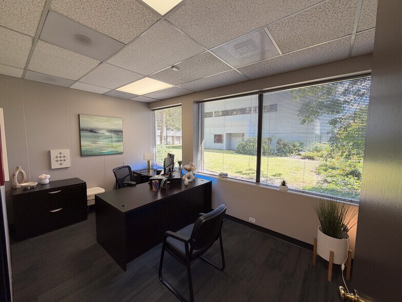 More Photos Of 7180 SW Fir Loop, Tigard Office For Sale