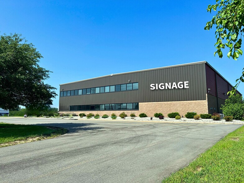 More Photos Of 4325 S Washburn St, Oshkosh Manufacturing For Sale