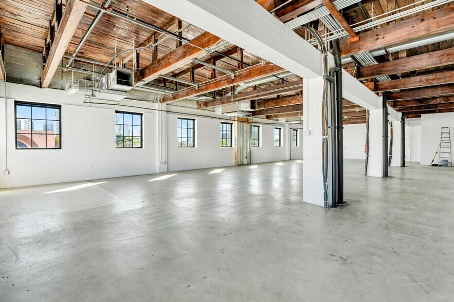 More Photos Of 2509 N Miami Ave, Miami Loft Creative Space For Lease