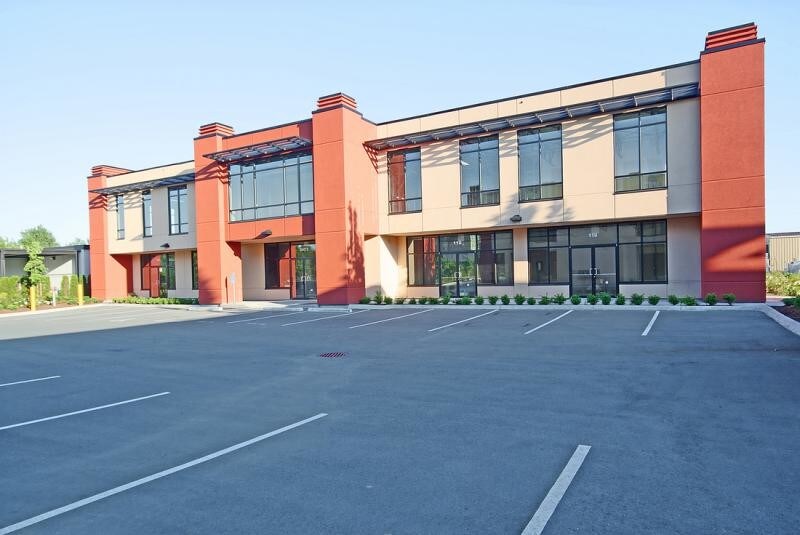 More Photos Of 30475 Cardinal Ave, Abbotsford Office For Sale