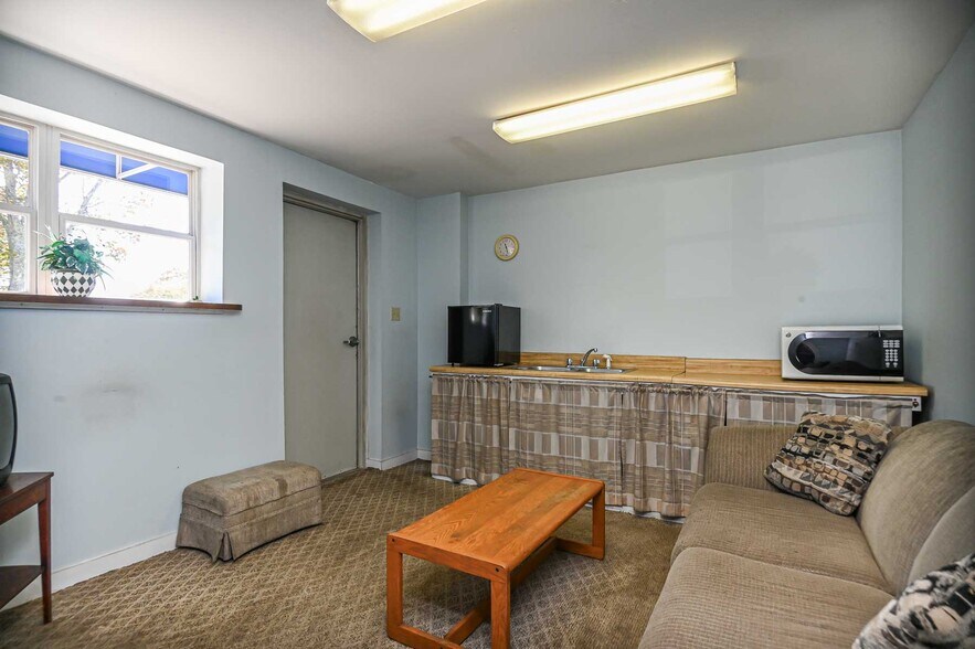 More Photos Of 1100 US ROUTE 1, York Auto Dealership For Sale