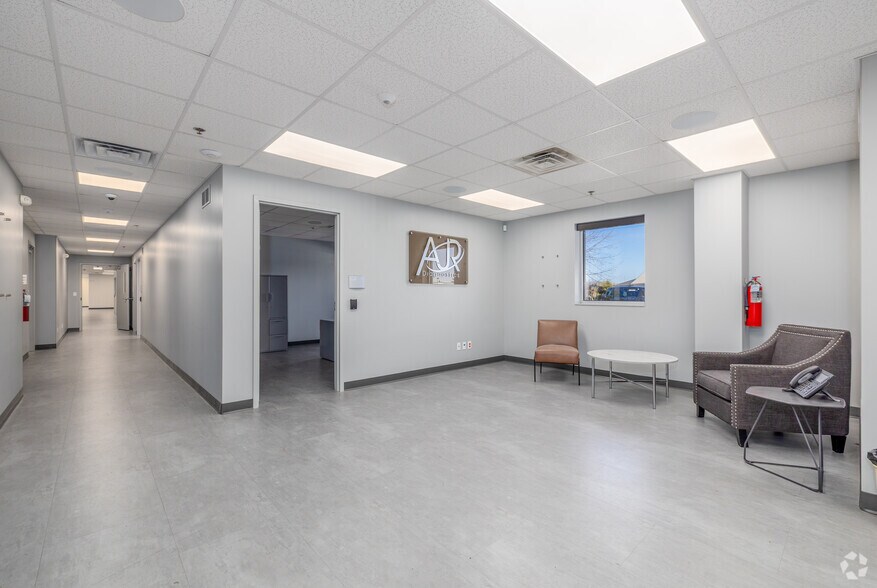 More Photos Of 200 Enterprise Dr, Pekin Light Distribution For Lease