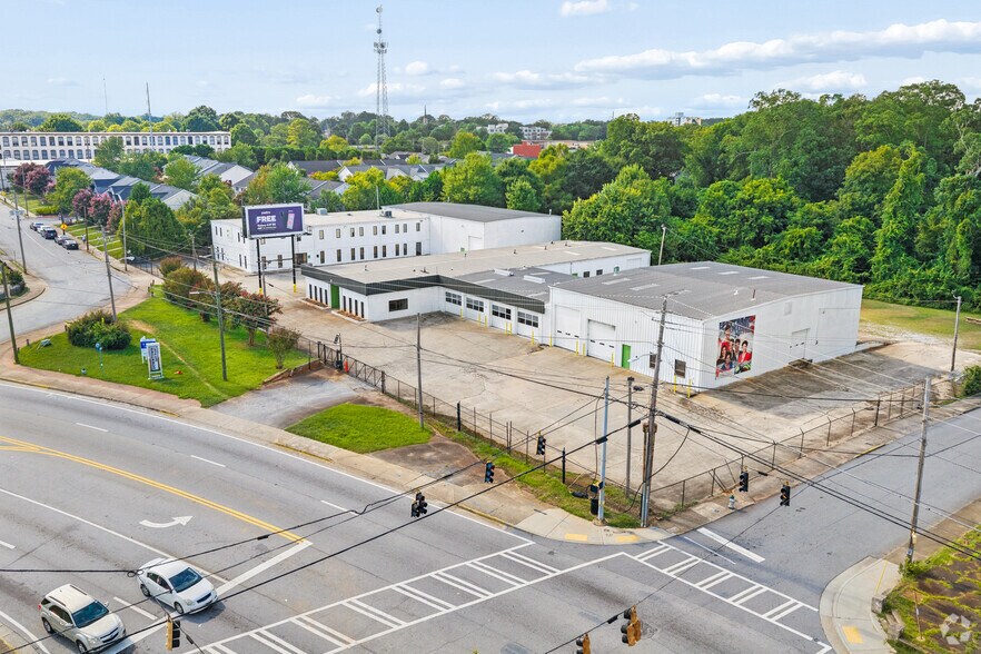More Photos Of 1445 Cleveland Ave, East Point Showroom For Sale