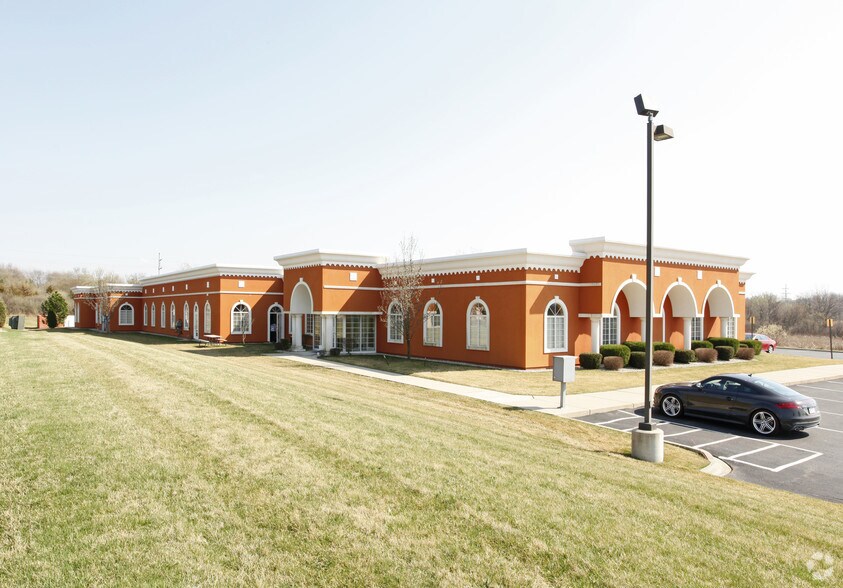More Photos Of 1055 Charter Dr, Flint Medical For Sale