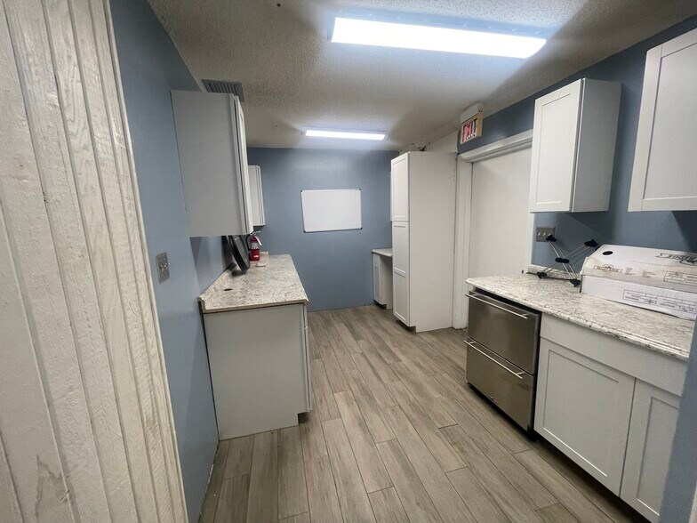 More Photos Of 10225 Ulmerton Rd, Largo Medical For Lease