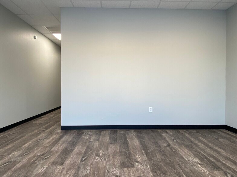 More Photos Of 7605 NW 79th Pl, Oklahoma City Industrial For Lease