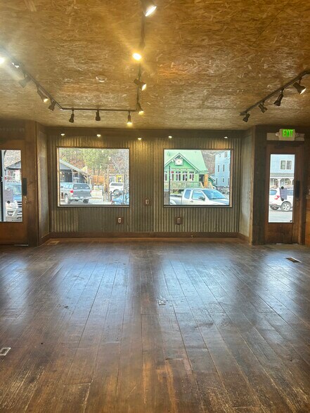 More Photos Of 10191 Donner Pass Rd, Truckee Freestanding For Lease