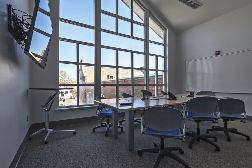 More Photos Of 505 W Franklin St, Chapel Hill Office For Lease