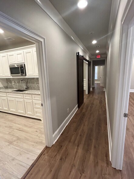 More Photos Of 5400 Laurel Springs Pky, Suwanee Loft Creative Space For Sale