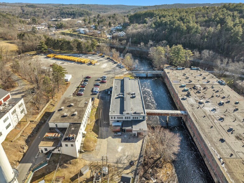 More Photos Of 80 Optical Dr, Southbridge Flex For Lease