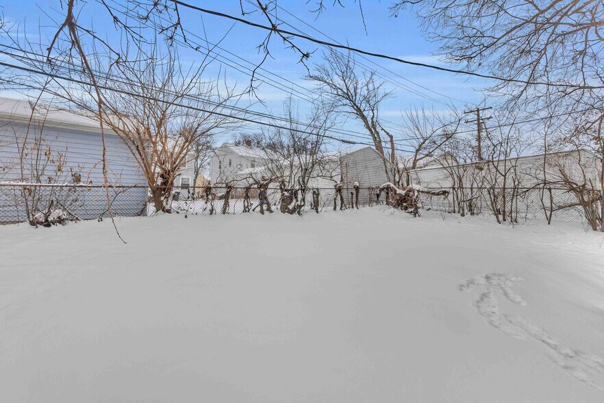 More Photos Of 16703 Harvard Rd, Cleveland Apartments For Sale