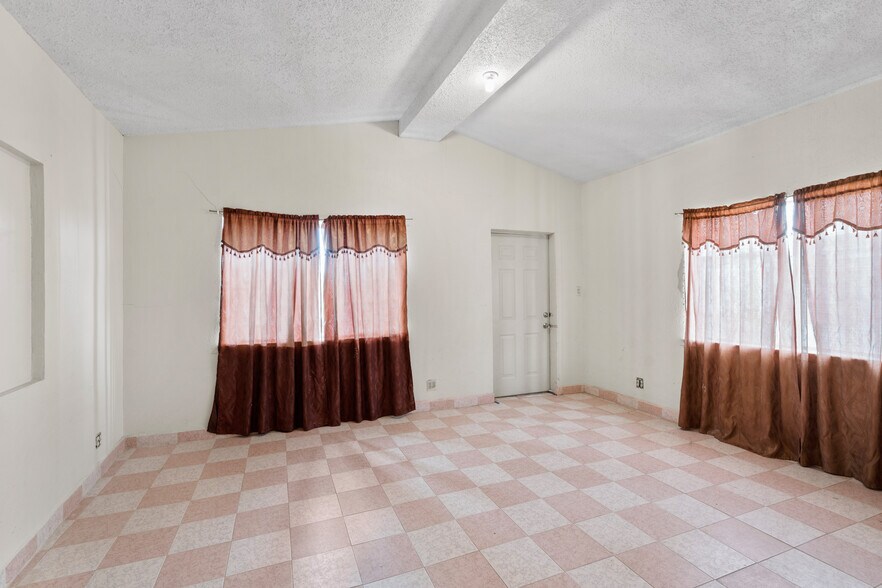 More Photos Of , El Paso Office For Sale