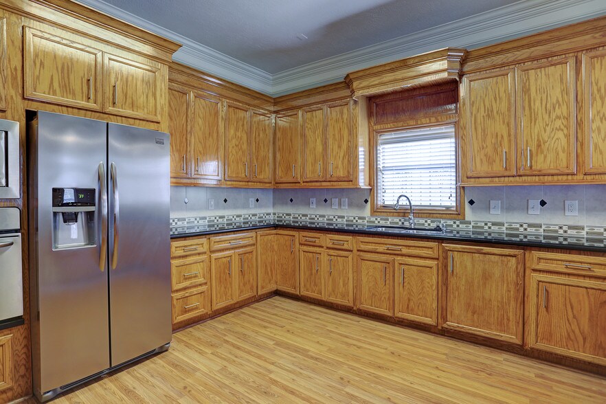 More Photos Of 2709 Blodgett St, Houston Medical For Sale