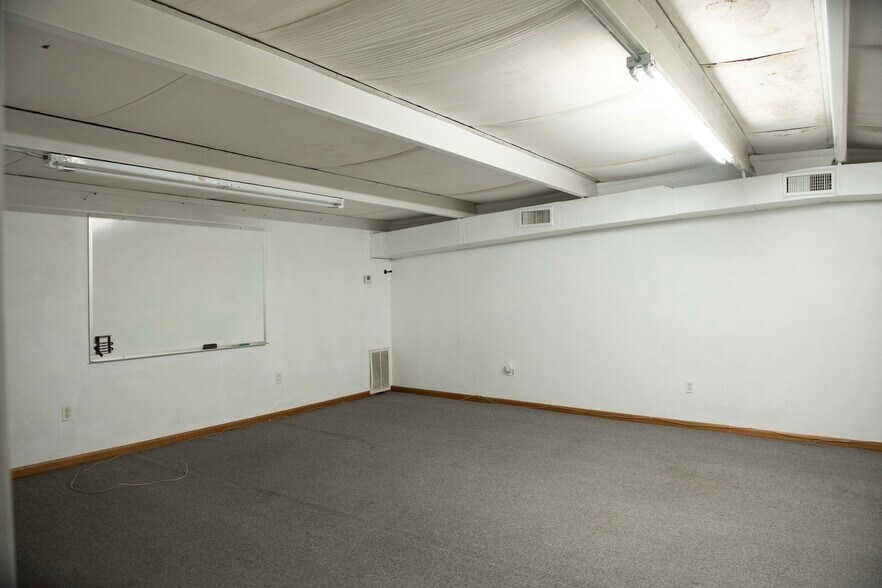 More Photos Of 4134 US 441, Lake City Light Manufacturing For Lease