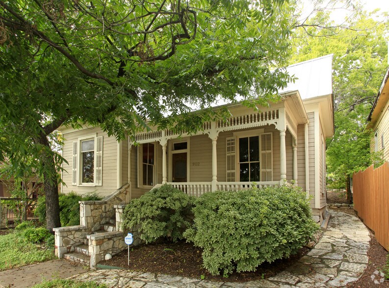 More Photos Of 902 E 7th St, Austin Office For Lease