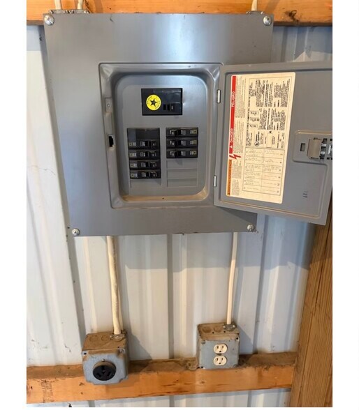 More Photos Of 1305 1st st, Ogallala Flex For Lease