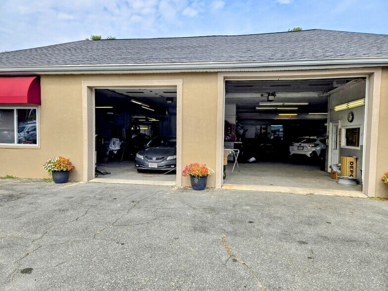 More Photos Of 20 Woodland St, Methuen Auto Repair For Sale