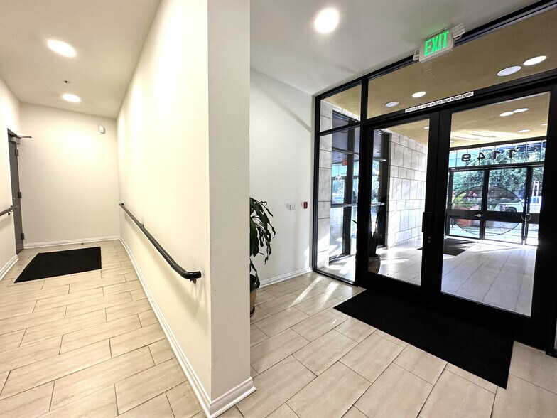 More Photos Of 1149 3rd St, Santa Monica Loft Creative Space For Sale