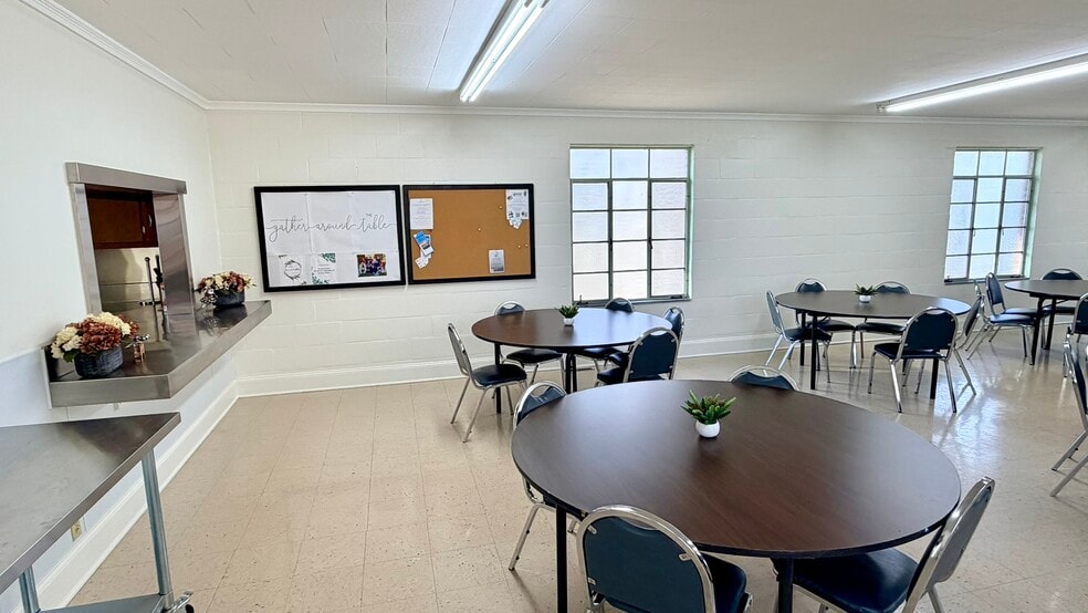 More Photos Of 204 N Main St, Richfield Specialty For Sale