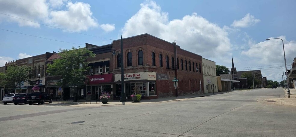 Primary Photo Of 104 S Broadway Ave, Albert Lea Storefront Retail Residential For Sale