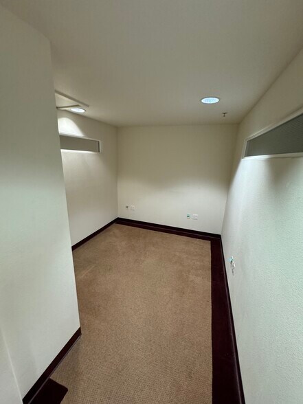 More Photos Of 200 San Marlo Way, Pacifica Office Residential For Lease