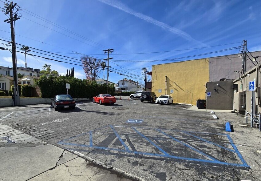 More Photos Of 14000 Ventura Blvd, Sherman Oaks Freestanding For Sale