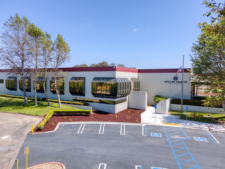 More Photos Of 2717 Aviation Way, Santa Maria Warehouse For Lease