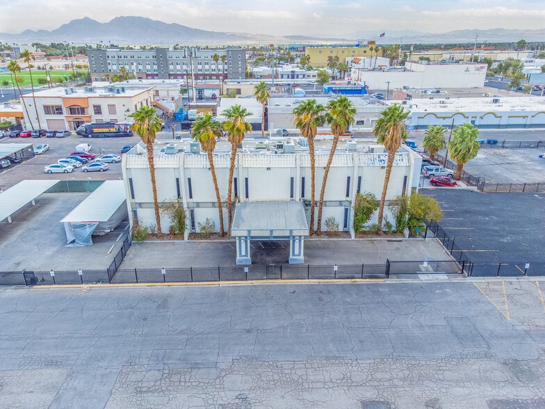 More Photos Of 844 E Sahara Ave, Las Vegas Loft Creative Space For Lease
