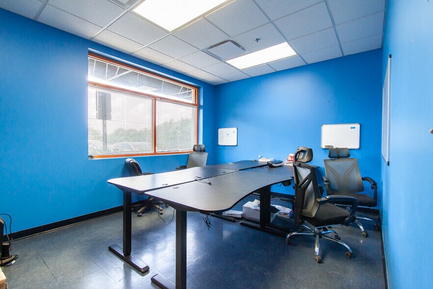 More Photos Of 1132 W Veterans Blvd, Auburn Manufacturing For Sale