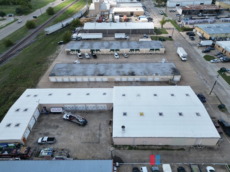 More Photos Of 830 Dalworth Dr, Mesquite Light Distribution For Lease