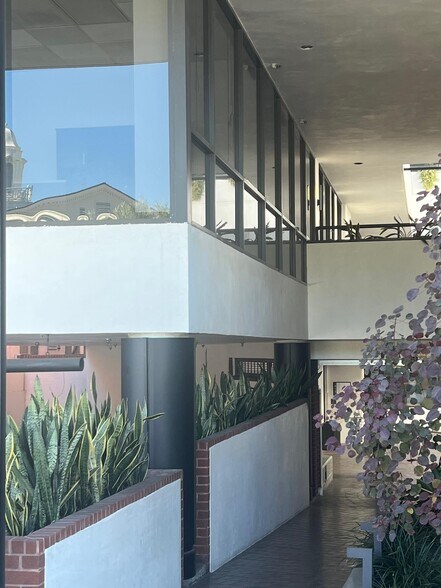 More Photos Of 415 N Crescent Dr, Beverly Hills Medical For Lease