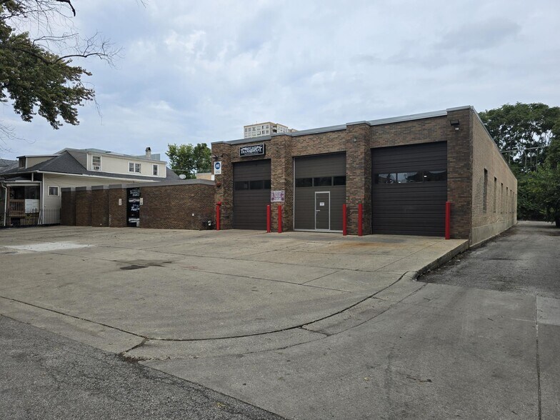 More Photos Of 7525 N Wolcott Ave, Chicago General Retail For Sale