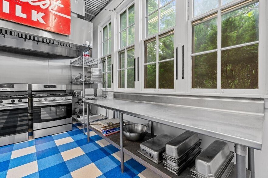 More Photos Of 505 MO-273 Highway, Tracy Freestanding For Sale