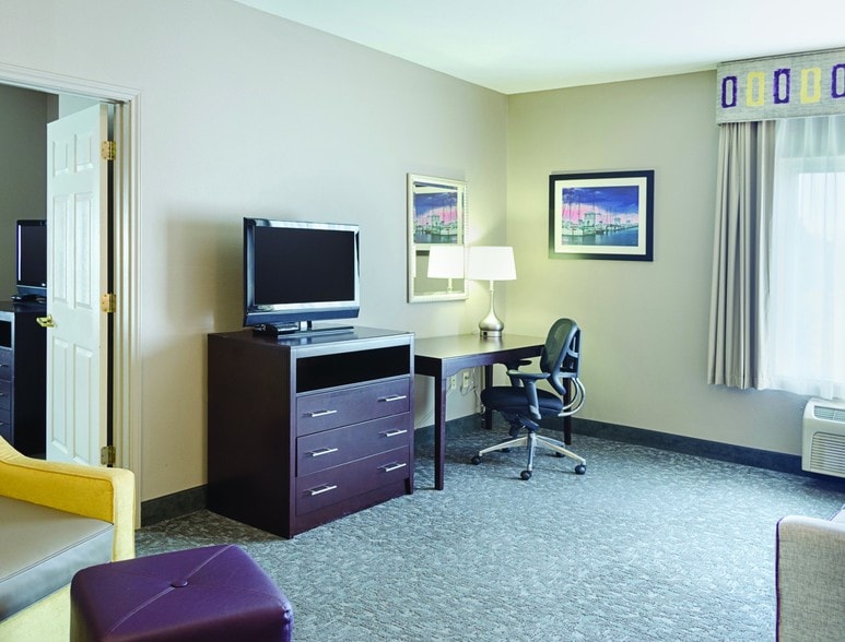 More Photos Of 957 Cedar Lake Rd, Biloxi Hotel For Sale