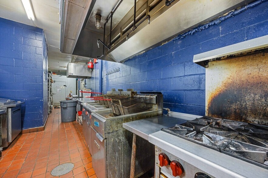 More Photos Of 1405 Gornto Rd, Valdosta Restaurant For Sale