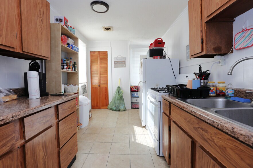 More Photos Of 25 Adams St, Kingston Apartments For Sale